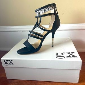 New Gx by Gwen Stefani Acacia heel sandals color black/white size 9